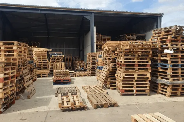 Used and refurbished wooden pallets for sale at low price in Dubai Sharjah UAE